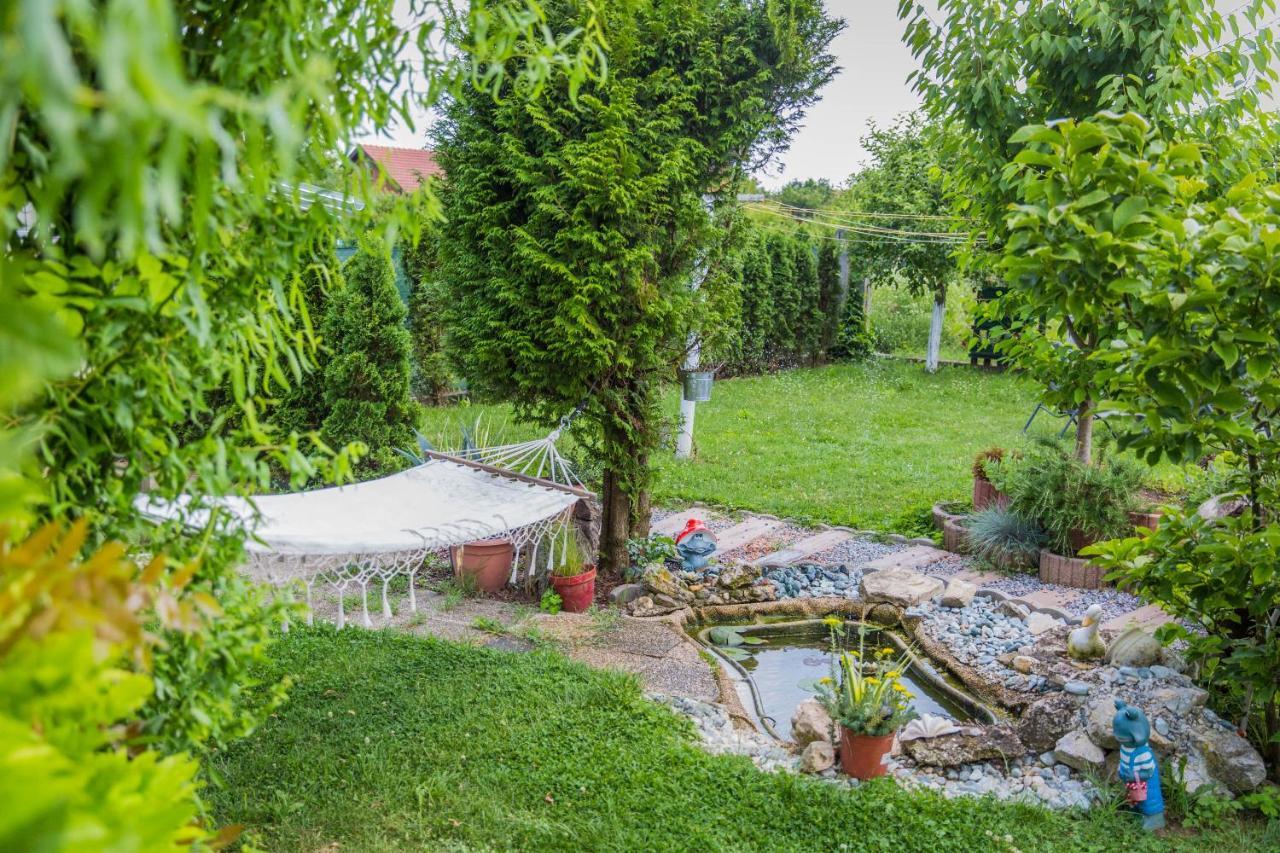 Tara Garden Hotel Velika Gorica Exterior photo